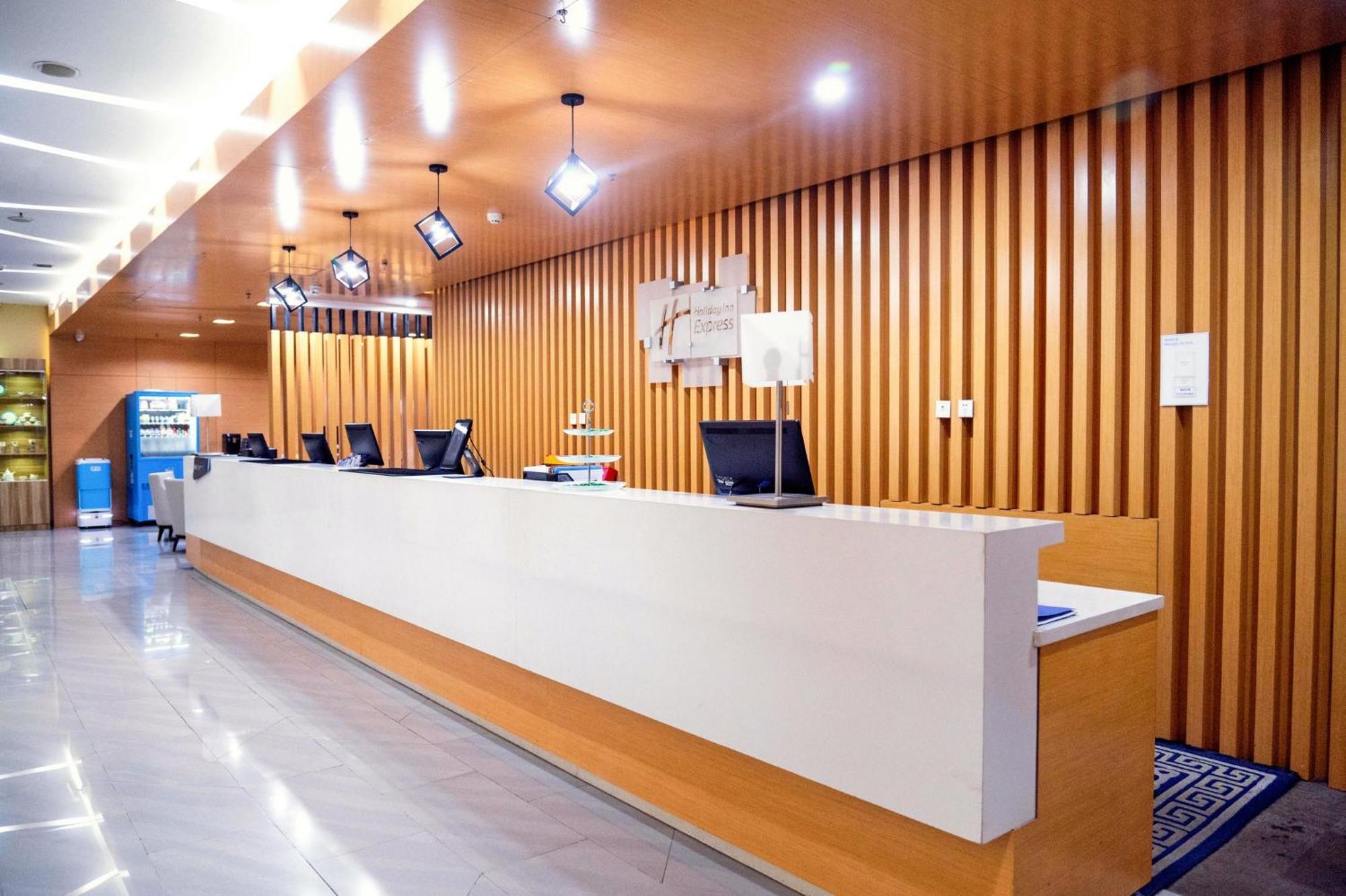 Holiday Inn Express Tangshan Downtown By Ihg Εξωτερικό φωτογραφία